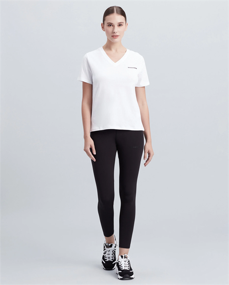 Skechers New Basics W V Neck T-Shirt  Kadın Beyaz Günlük T-shirt - S212399-100