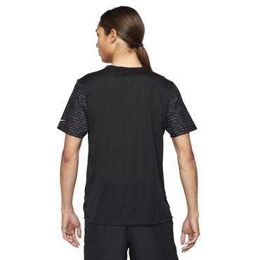 Nike M Nk Dfadv Run Dvn Techknıt Ss Erkek Siyah T-shirt - DD4795-014