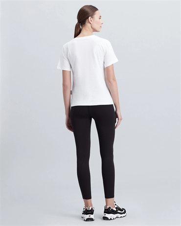 Skechers New Basics W V Neck T-Shirt  Kadın Beyaz Günlük T-shirt - S212399-100